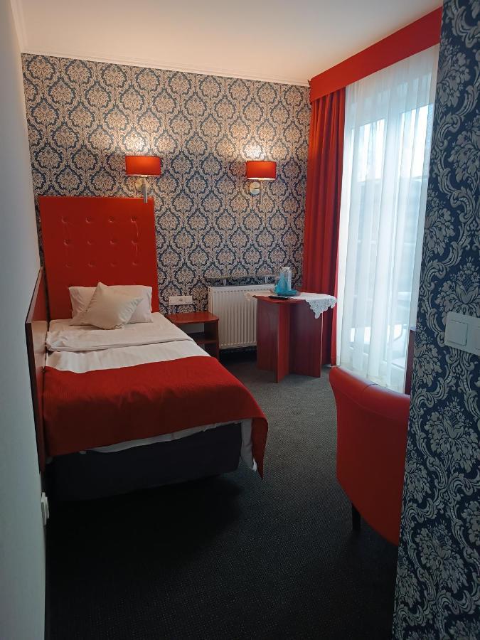 Amigo Hotel Sulejówek Eksteriør bilde