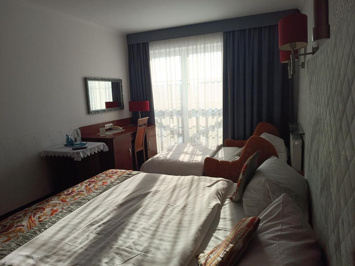 Amigo Hotel Sulejówek Eksteriør bilde