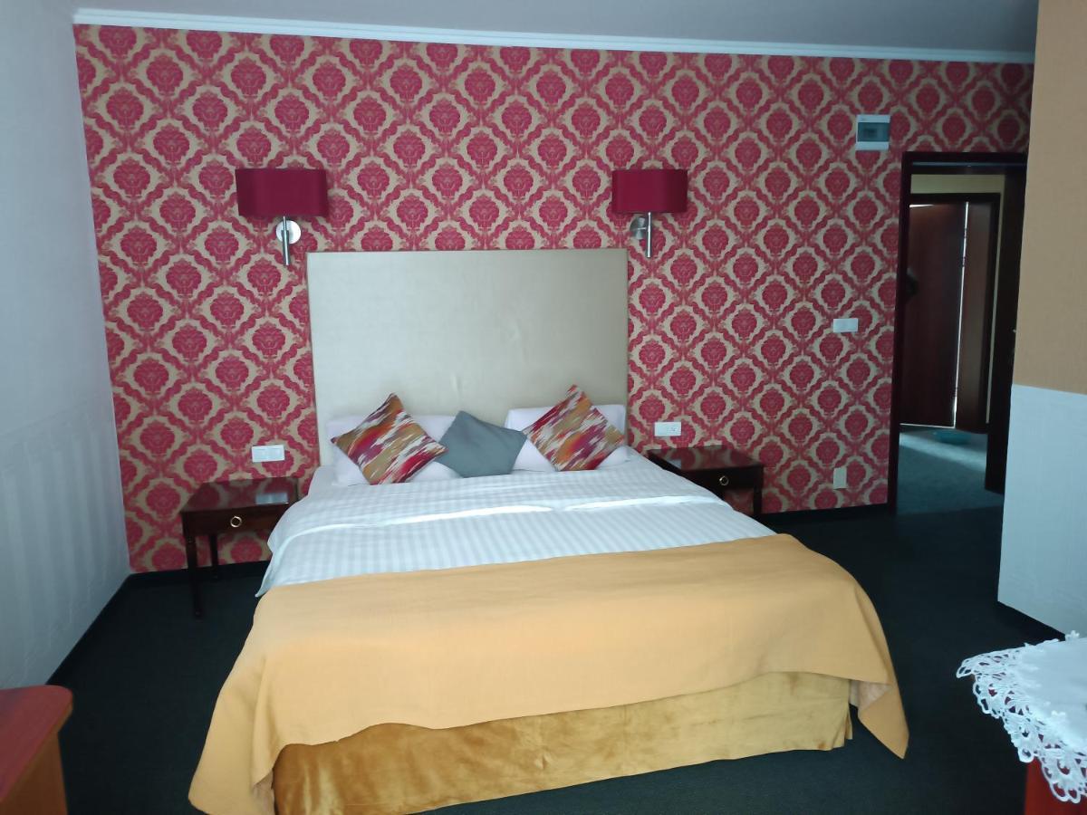 Amigo Hotel Sulejówek Eksteriør bilde