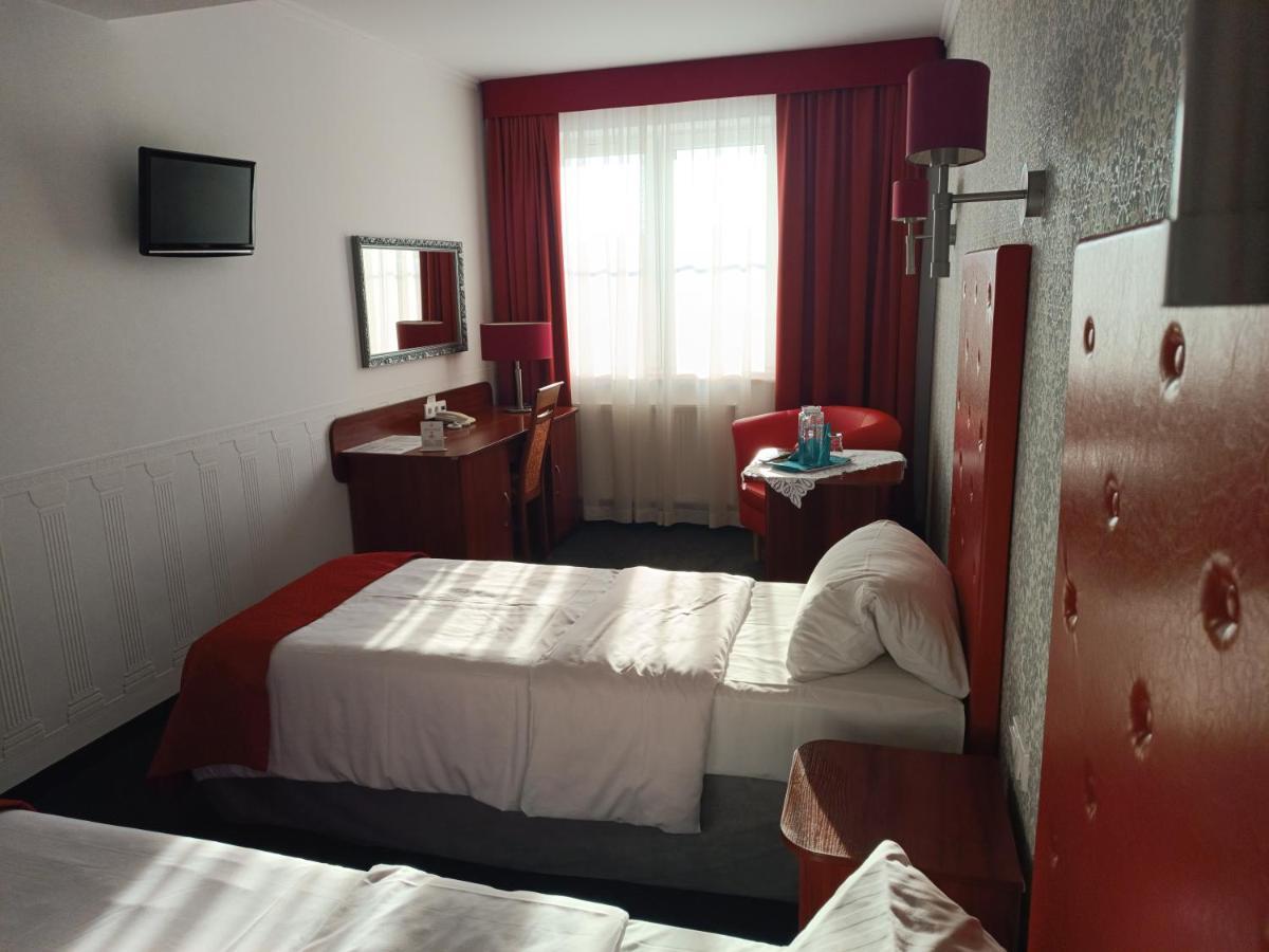 Amigo Hotel Sulejówek Eksteriør bilde