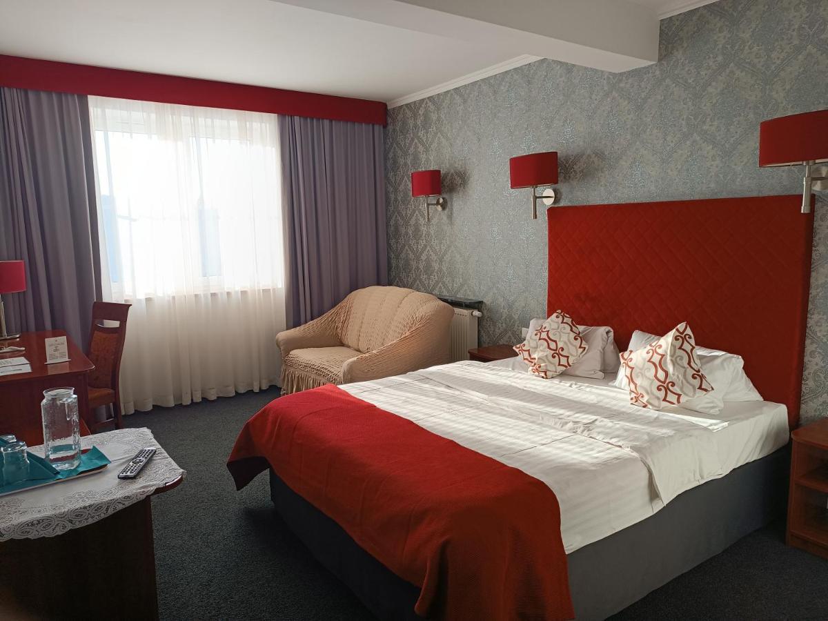 Amigo Hotel Sulejówek Eksteriør bilde
