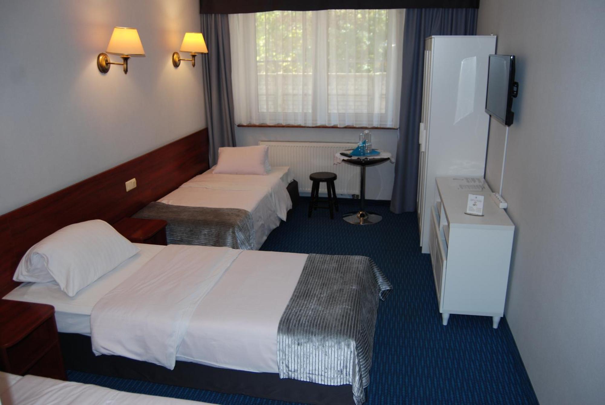 Amigo Hotel Sulejówek Eksteriør bilde