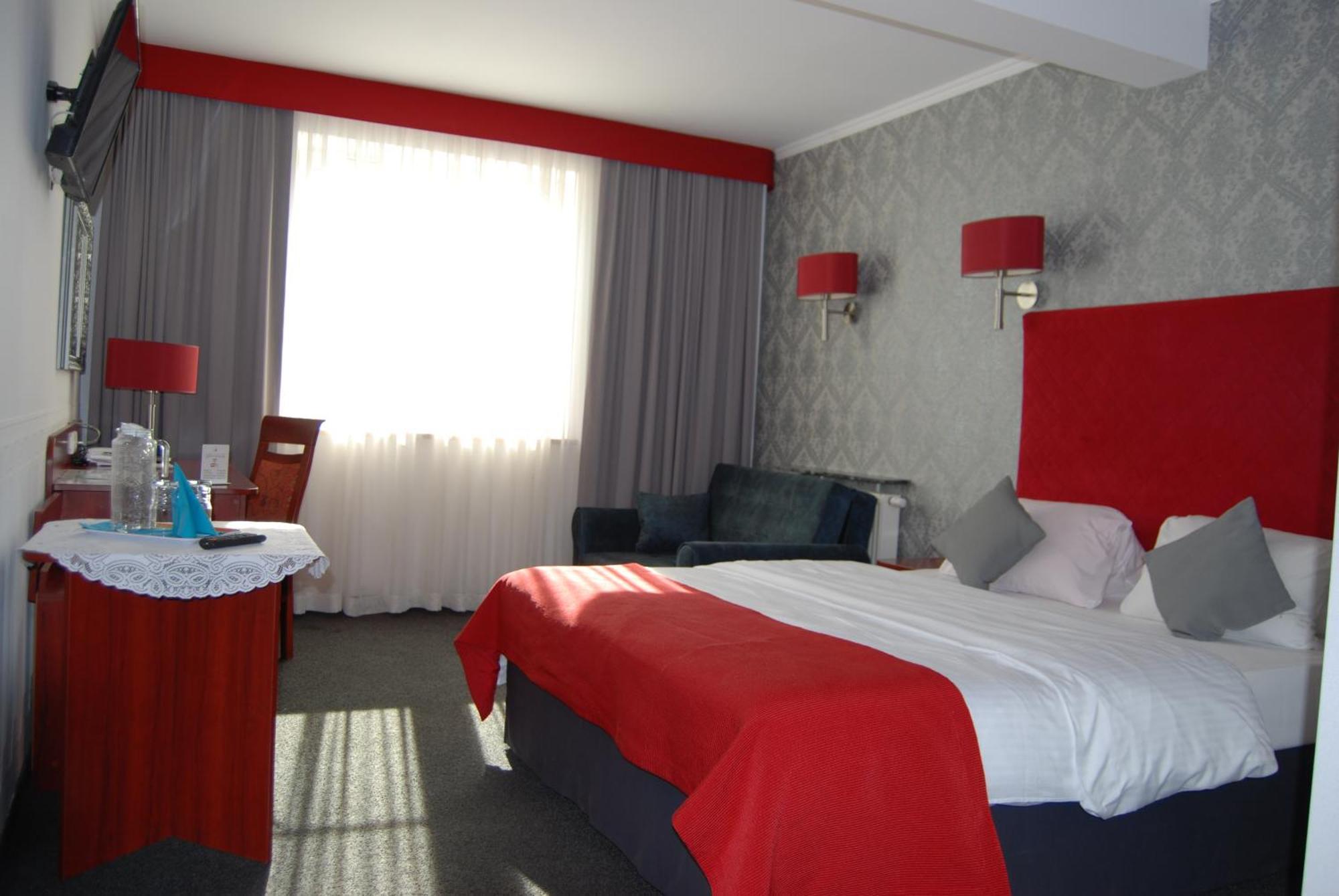 Amigo Hotel Sulejówek Eksteriør bilde