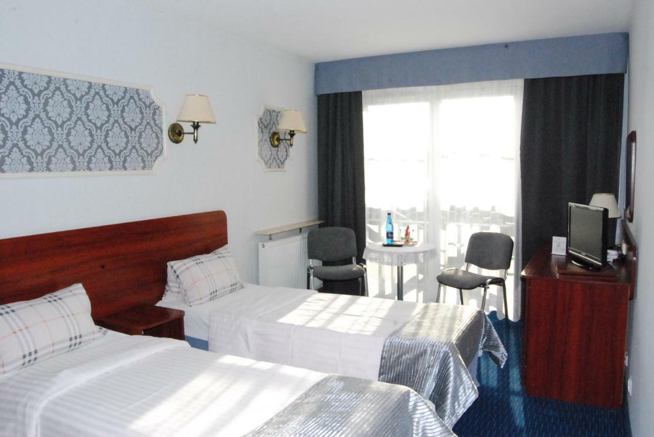 Amigo Hotel Sulejówek Eksteriør bilde