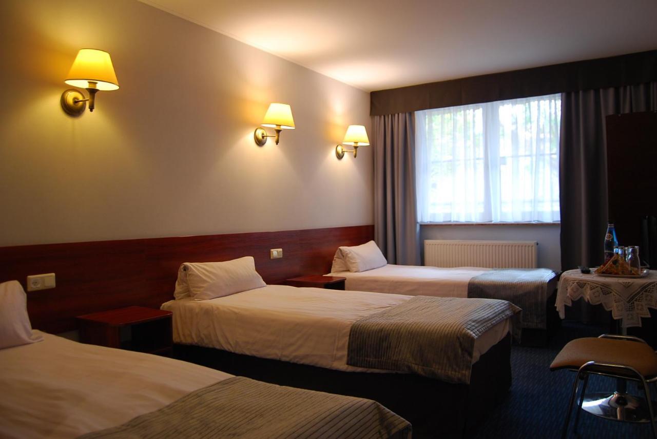 Amigo Hotel Sulejówek Eksteriør bilde