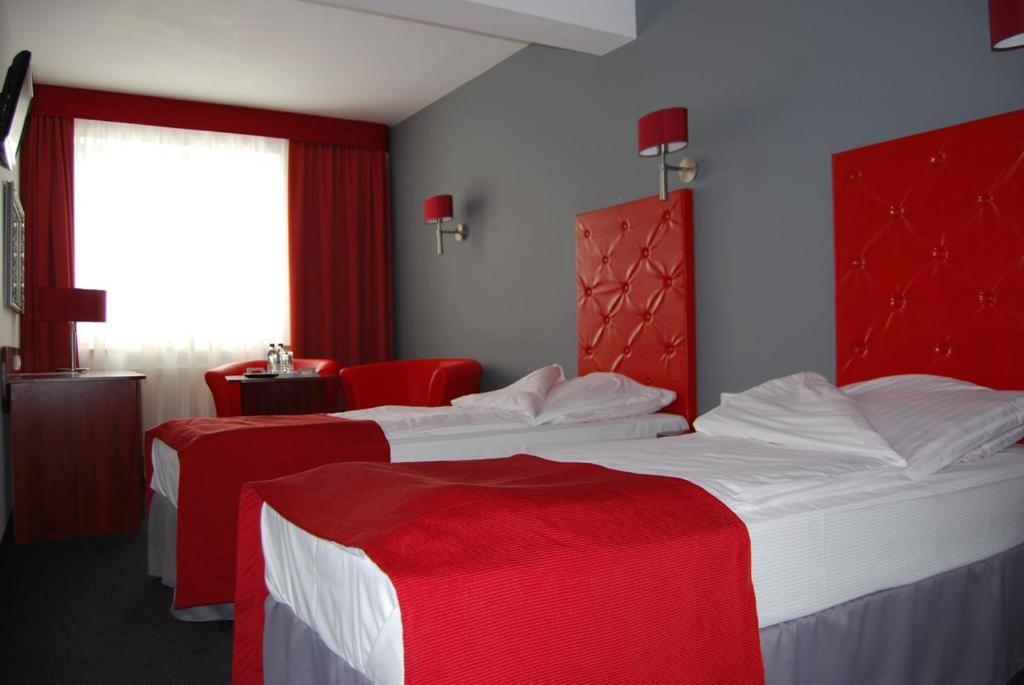 Amigo Hotel Sulejówek Eksteriør bilde